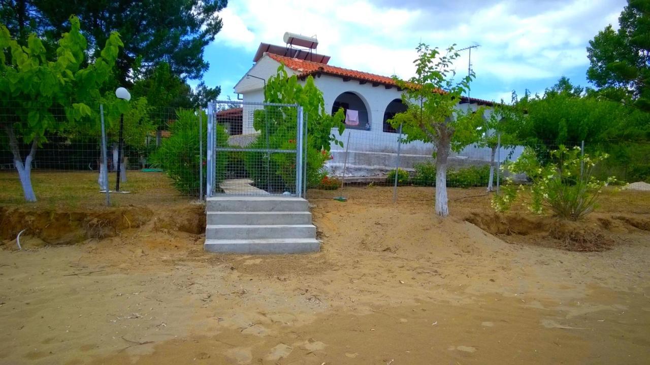 Ionio Apartments Лефкими Екстериор снимка